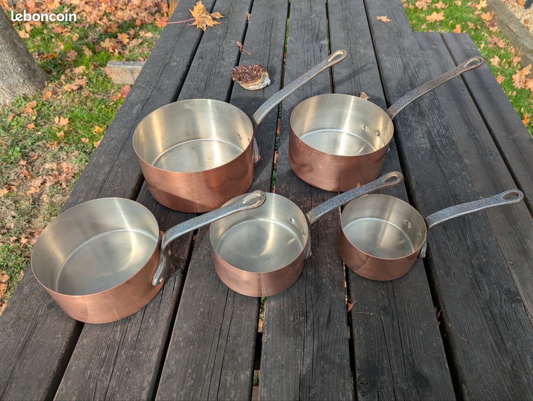 Lot De 6 Casseroles En Cuivre – Vintage, Aspect Usé Mais Fonctionnelles
