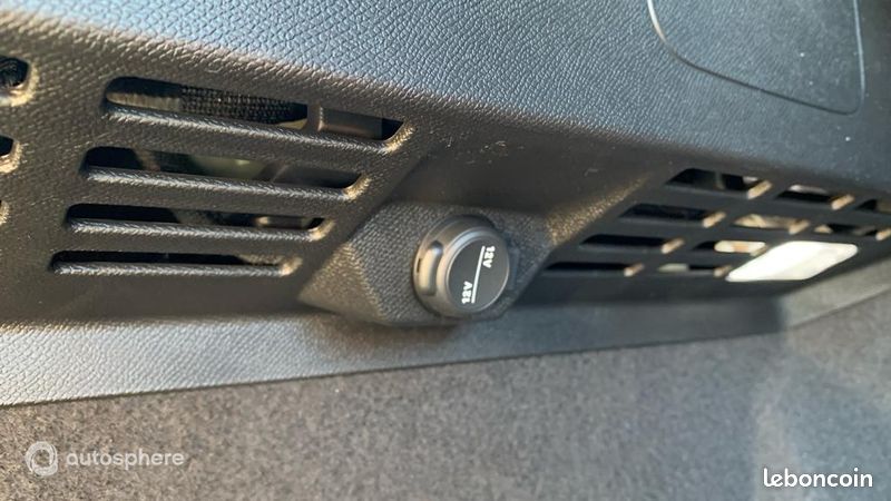 Peugeot 408 Hybrid 145ch GT e-DCS6 (image 31)