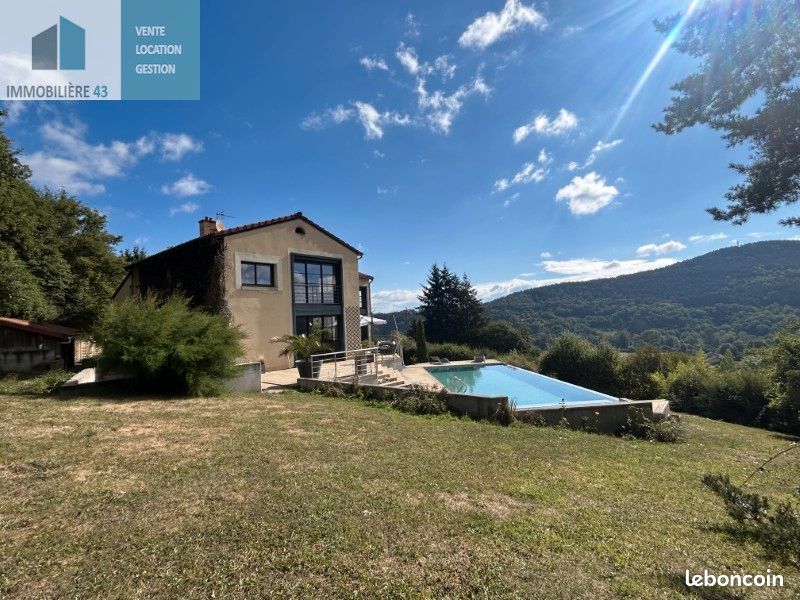 Propriété 4 pièces 200 m² (image 1)