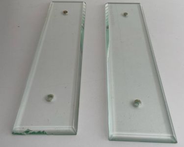 3 anciennes grandes plaques de proprete en laiton plat en ance