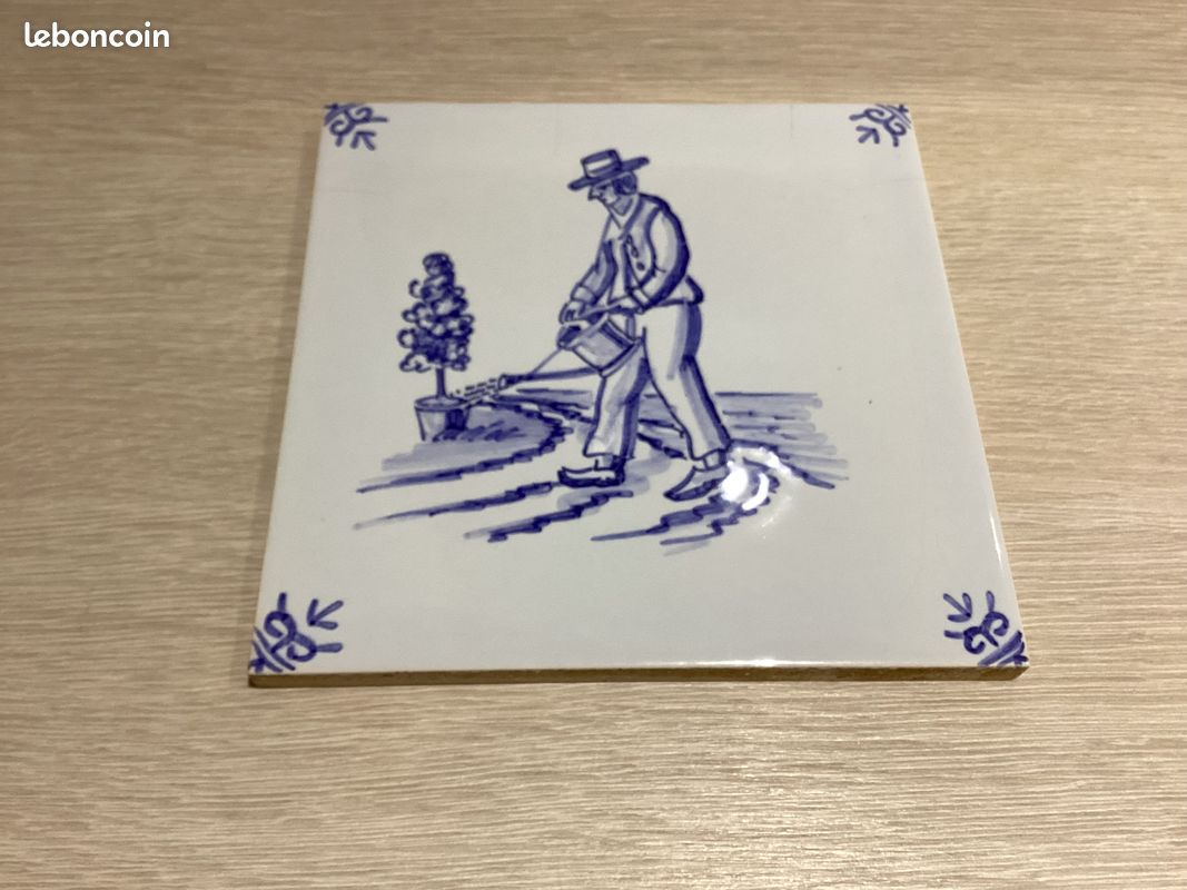 4 carreaux anciens DELF. Bleu (image 1)