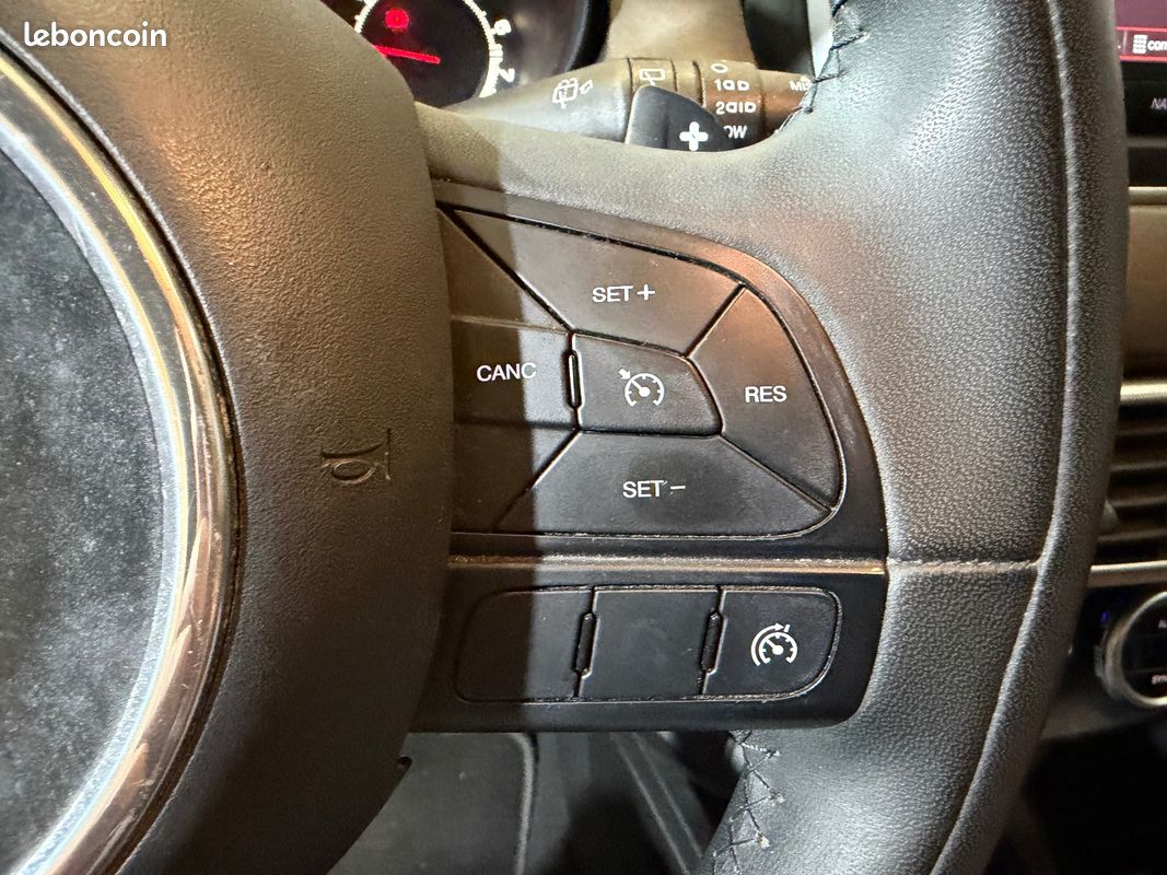 FIAT 500X 1.4 MultiAir 140 ch DCT Cross+ / CUIR / U CONNECT / VOLANT CHAUFFANT / SIEGES CHAUFFANTS (image 16)