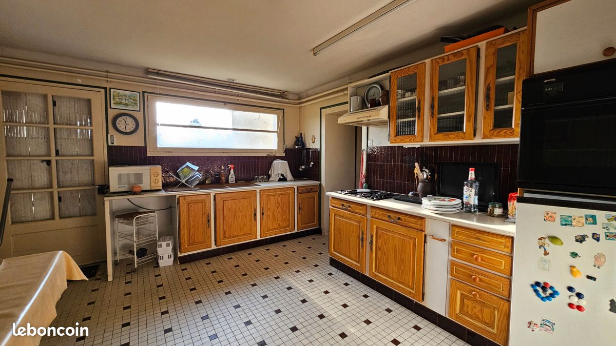 Maison 10 pièces 300 m² - Coulon 79510 (image principale 5)