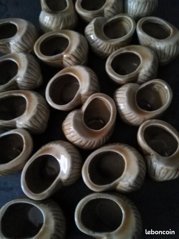 20 coquilles escargot en grès à feu vernissée + 6 pinces Vintage (image 1)