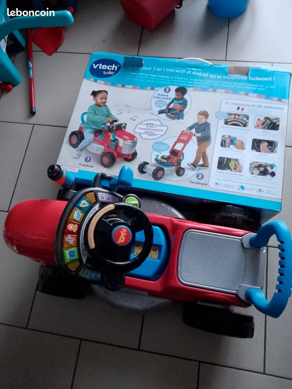 VTech - Super Tracteur Magi Tondeuse Rouge - Porteur Pousseur Bébé 3 En 1 Tracteur Tondeuse Enfant Jeu Evolutif Jouet D Eveil Et De Motricite Enfant Cadeau Bebe Des 1 An Contenu En Francais