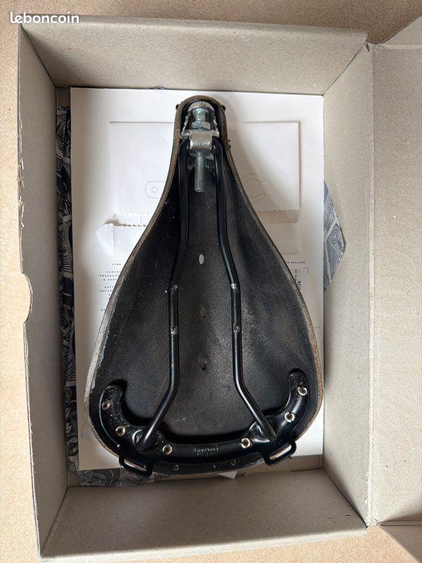 Selle Brooks B211 noir Équipements vélos