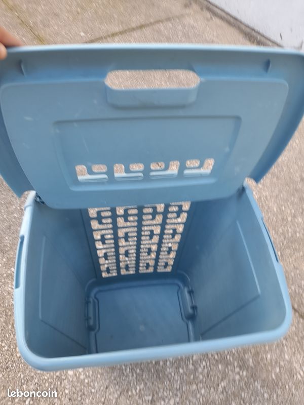 Vends poubelle a linge (image 2)