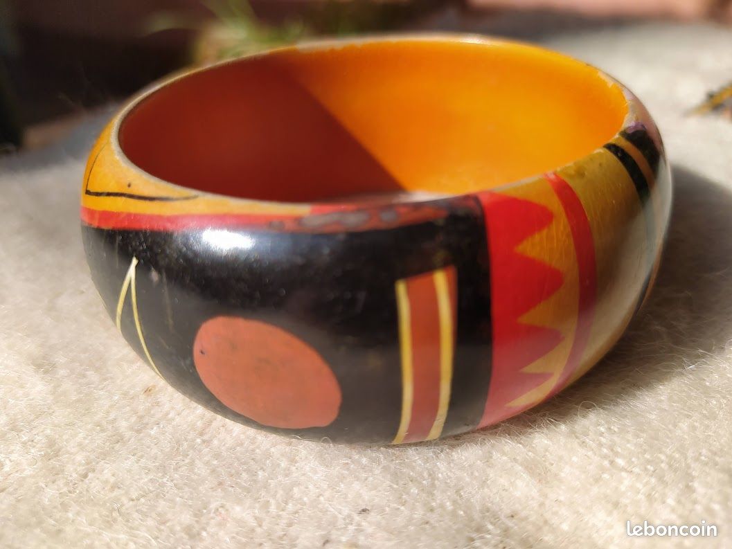 Bracelet bois motif ethnique (image 1)