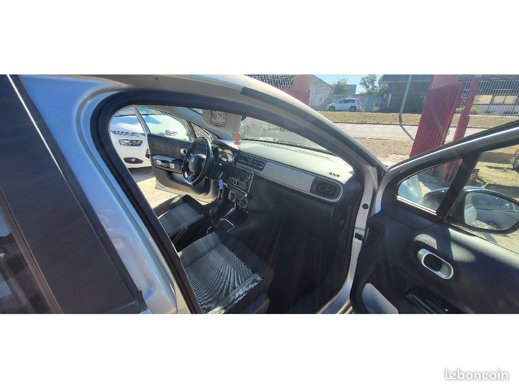 Citroën C3 1.2 VTI 68ch Feel (image 8)