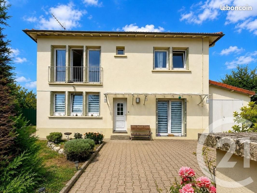 Maison 6 pièces 103 m² · à Combronde · 103 m² · 223 000 €