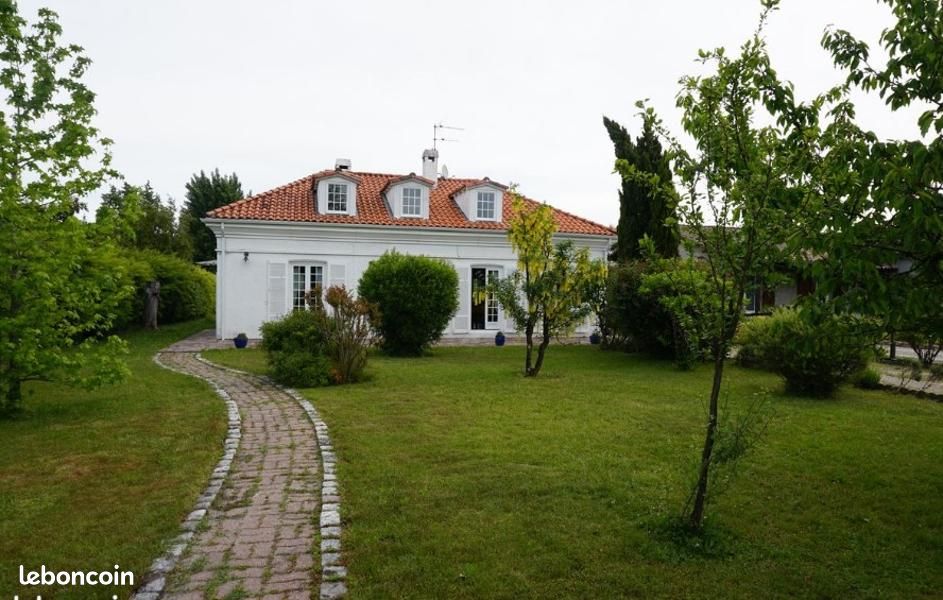 Maison a louer saint-medard-en-jalles - 6 pièce(s) - 190 m2 - Surfyn