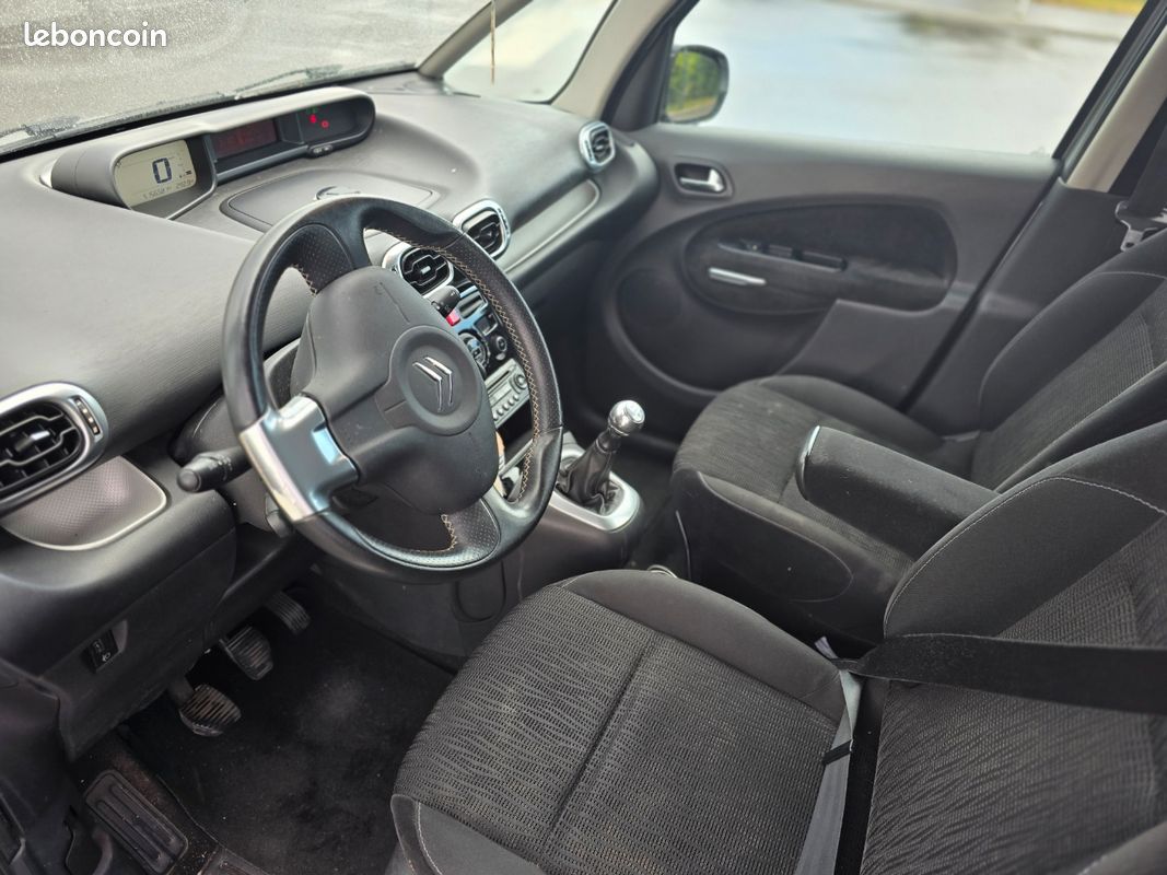 Citroën C3 Picasso 1.6 HDi 110 ch superbe état (image 9)