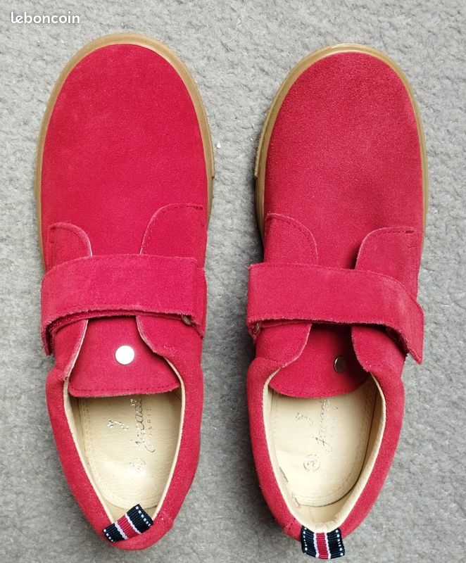 Chaussures en cuir neuves T 34 (image 1)