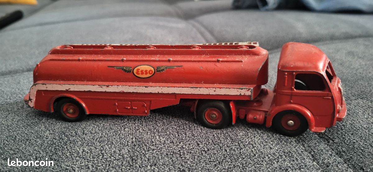 Camion Panhard citerne Dinky Toys n° 32C - Collection