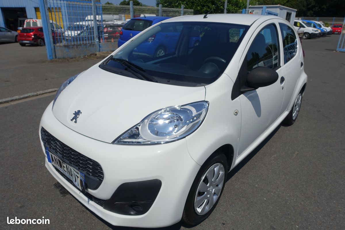 Peugeot 107 5p 1.0i 68ch essence - 56099 km (image 1)