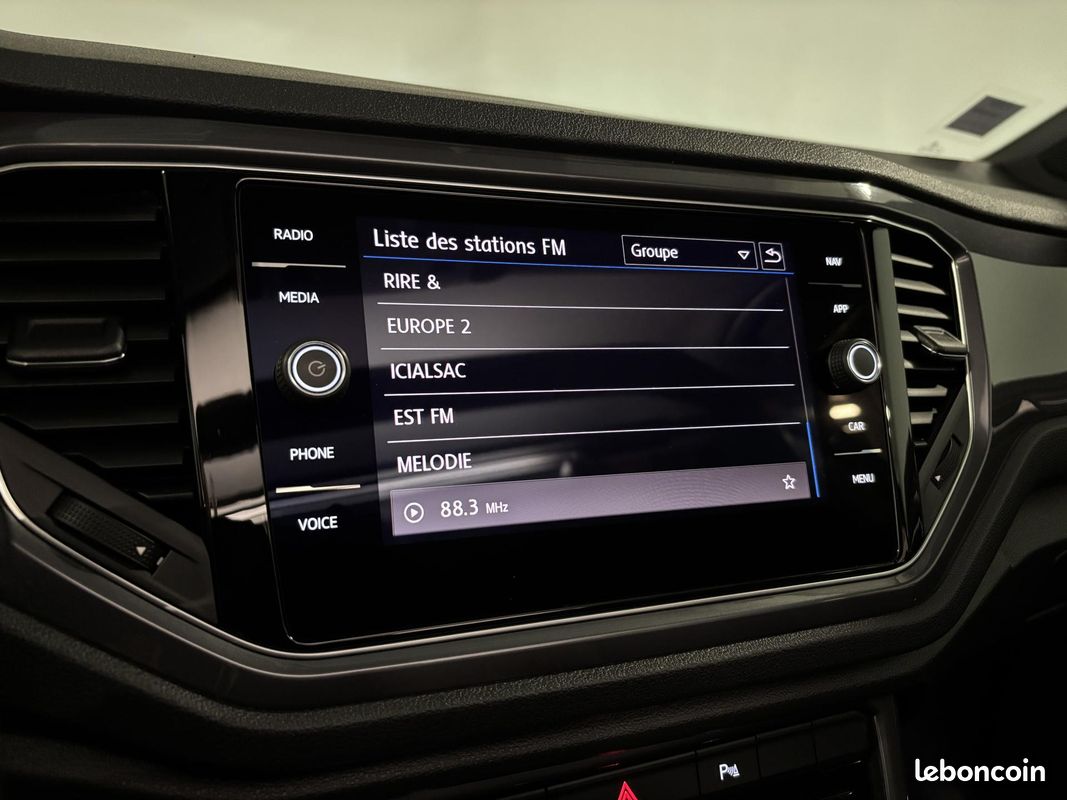 VOLKSWAGEN T-ROC 2.0 TDi 150 R-LINE DSG7 ATTELAGE CAMERA ACC (image 43)