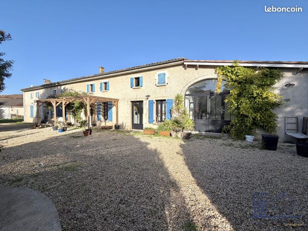 Maison 7 pièces 330 m²