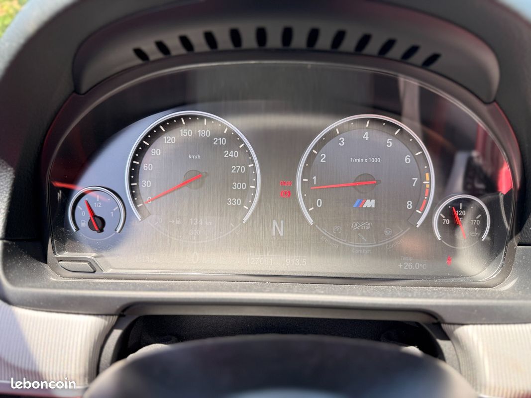 BMW M5 4.4 V8 560ch MOTORSPORT / FULL OPTIONS / EXTENSION DE GARANTIE 12 MOIS OFFERTE (image 21)