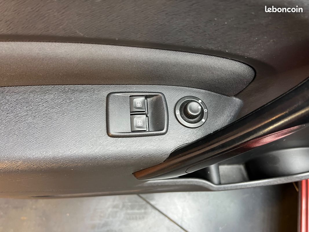 RENAULT KANGOO COMBI 1.5 BLUEDCI 115Ch INTENS (image 21)