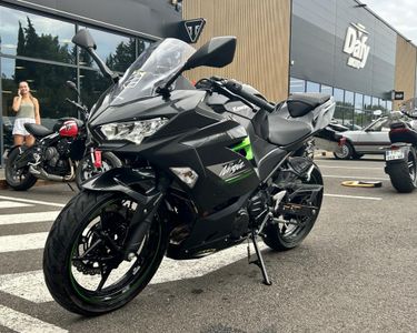 Kawasaki NINJA 400 Motos