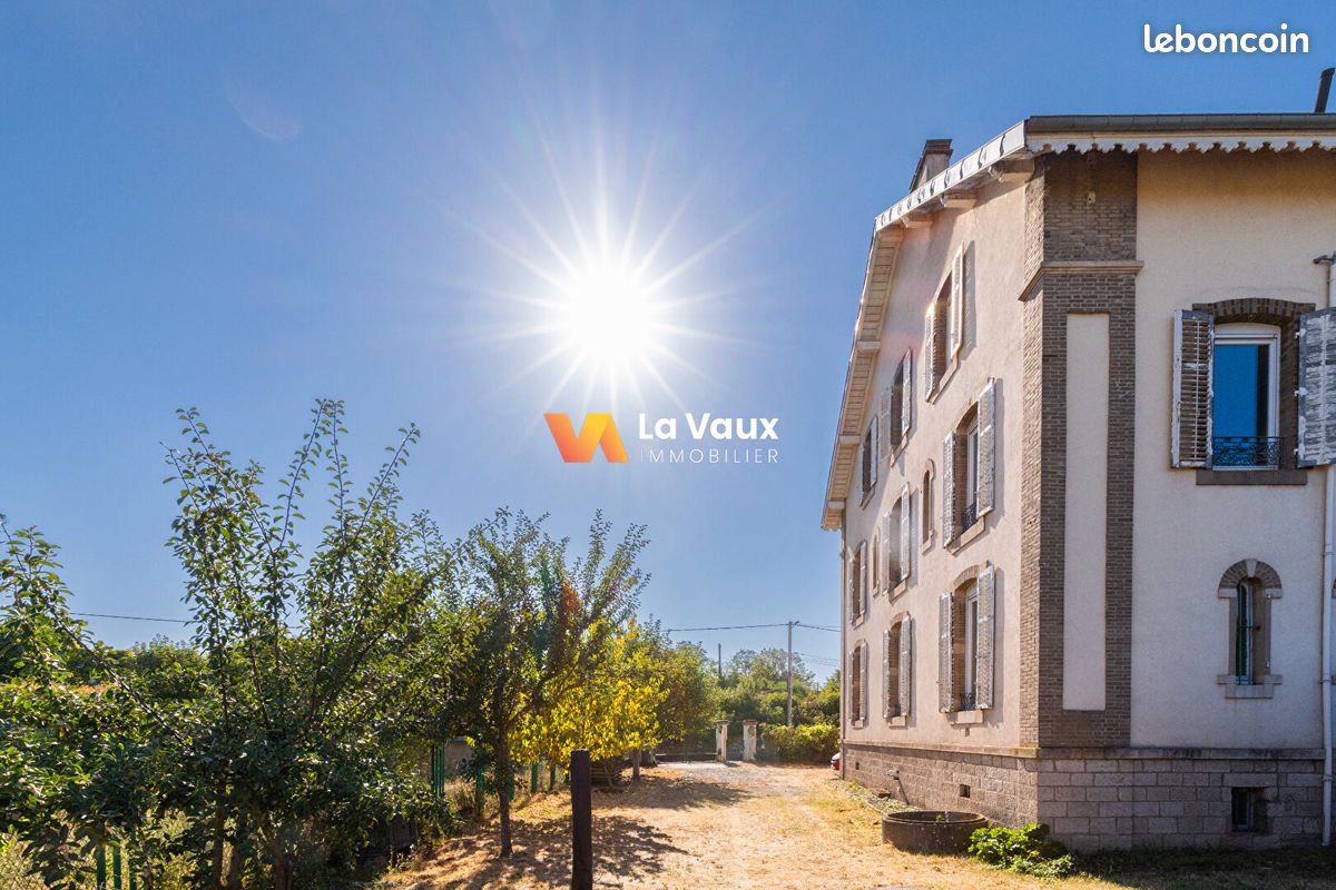 Maison 7 pièces 260 m² · à Neuves-Maisons · 260 m² · 339 000 €