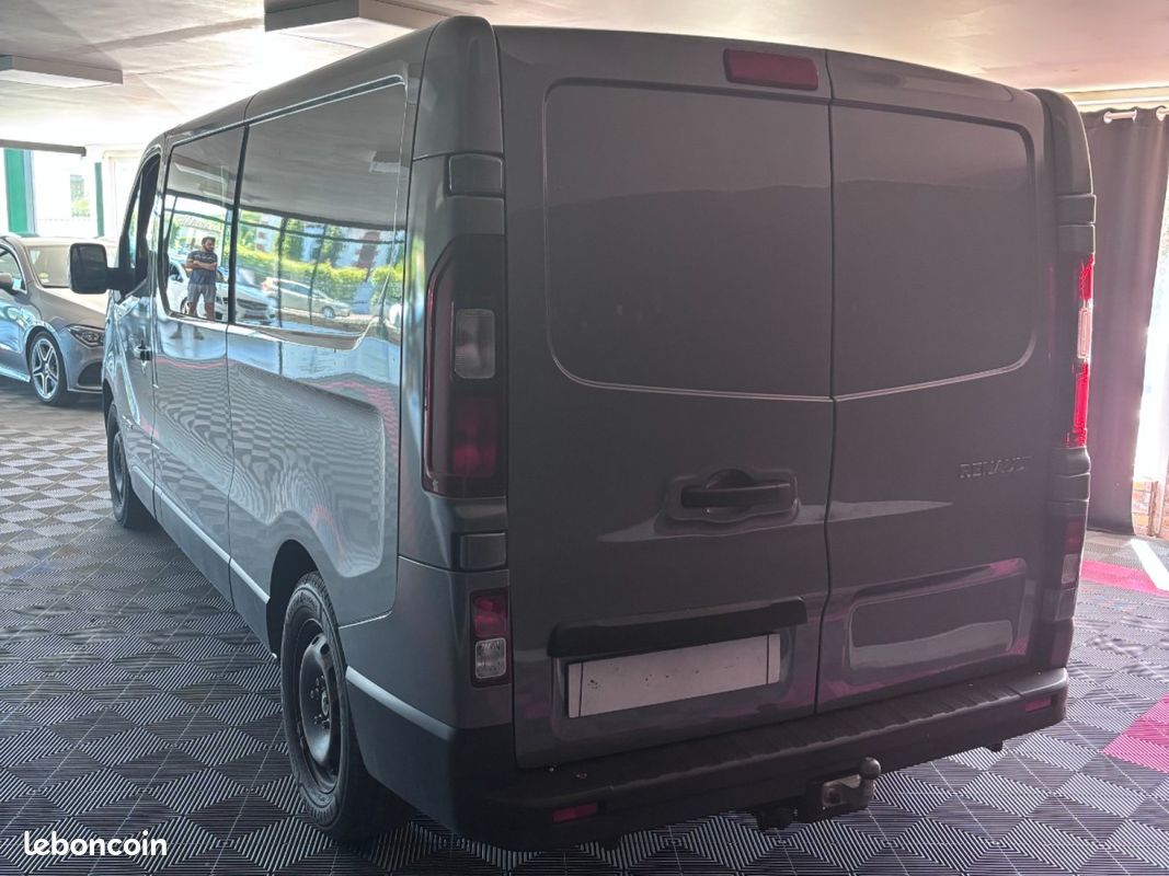 Renault trafic fourgon gn l2h1 1200 kg dci 145 energy e6 confort (image 5)