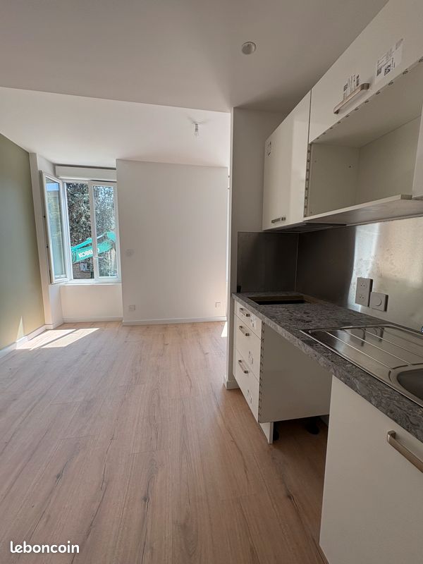 Appartement 1 pièce 17 m² · à Lons-le-Saunier · 16,9 m² · 396 €/mois