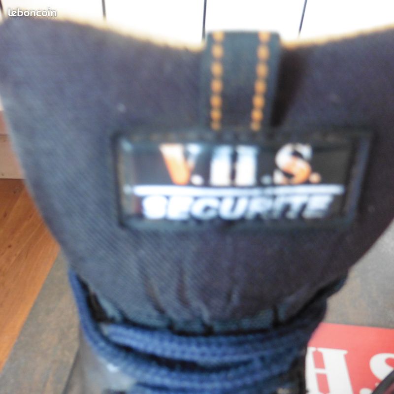 Une paire de chaussure de travail 39 (image 2)