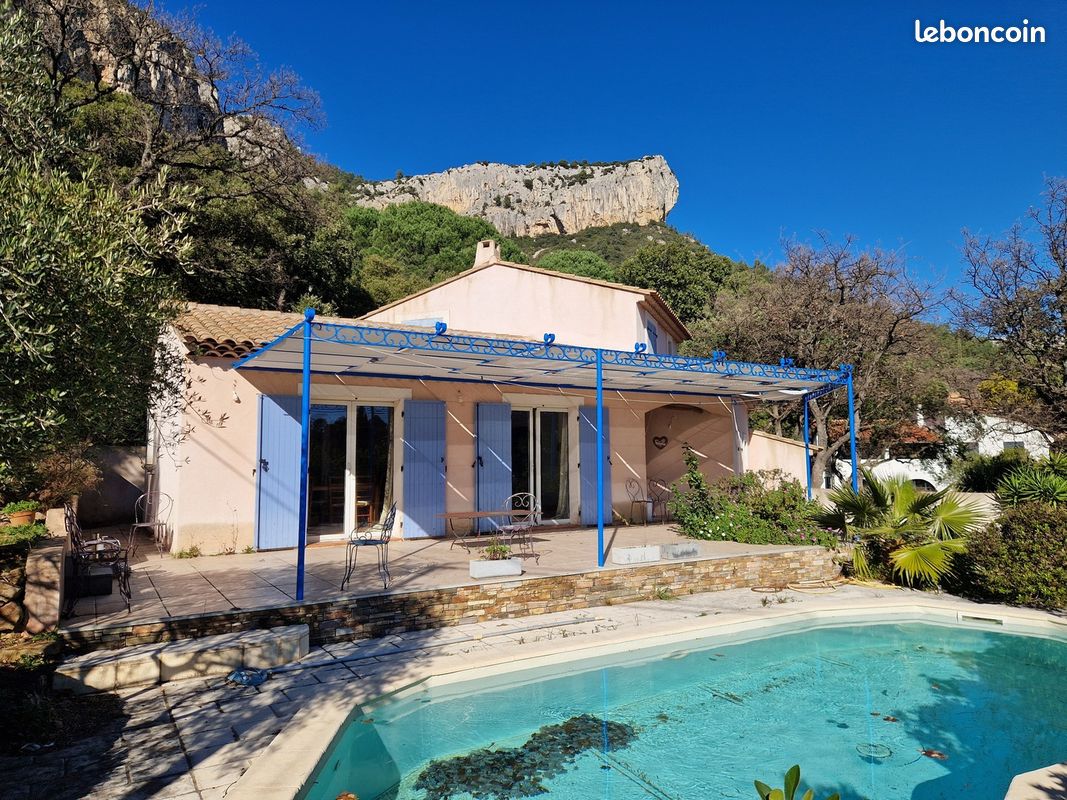 Maison 5 pièces 120 m² · à Le Revest-les-Eaux · 120 m² · 569 000 €