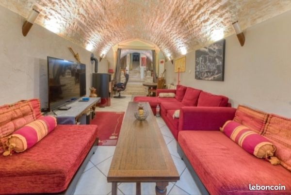 Maison 6 pièces 280 m² · à Val Suran · 280 m² · 280 000 €