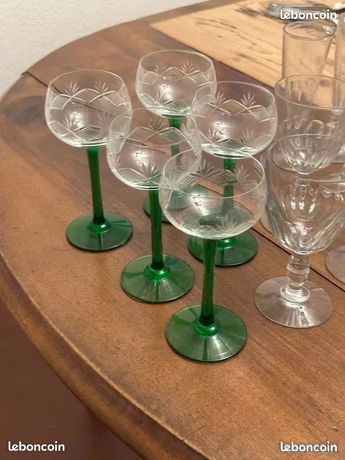 VERRE A LIQUEUR ancien en cristal ciselé EUR 5,00 - FR