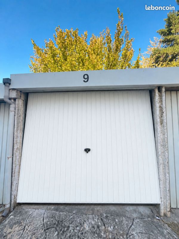 Parking/box TOURS · 18 000 €