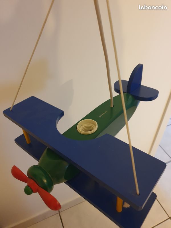 Lustre AVION pour chambre enfant (image 2)