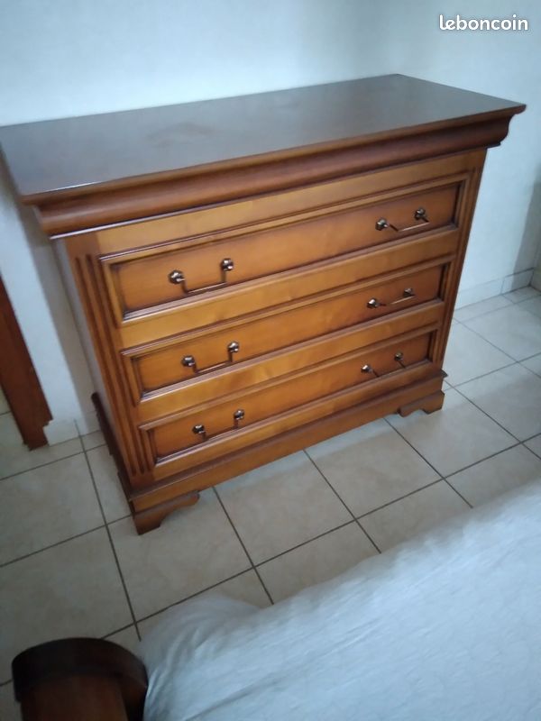 Commode (image 1)