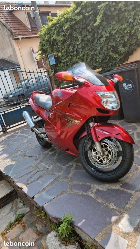 Honda CBR 1100 SUPER BLACKBIRD (image 2)