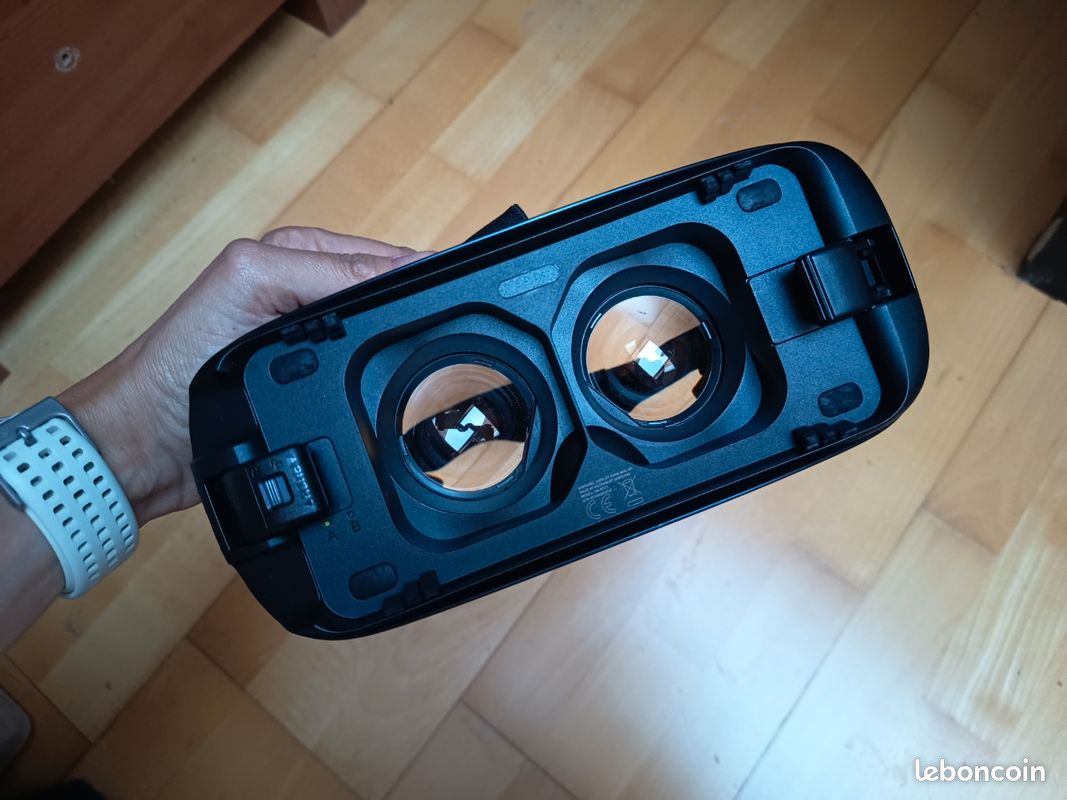 Casque de réalité virtuelle (image 2)