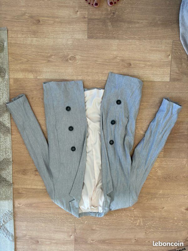 Lot de vêtements femme S/M – Vestes, blazers, tops & robes (image 19)