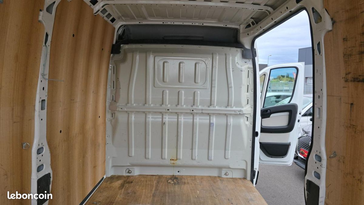 Peugeot Boxer Fourgon Surélevé 333 L2H2 Pack Clim Nav HDi 130 (image 22)