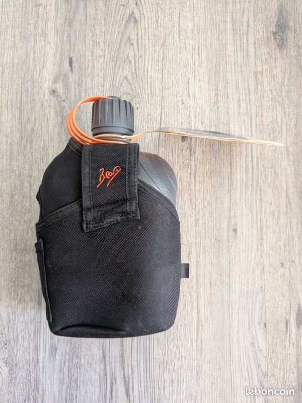 Superbe Gourde de survie Gerber Bear Grylls Canteen, un équipement d'inspiration militaire conçu pour l'aventure en plein air (image 3)