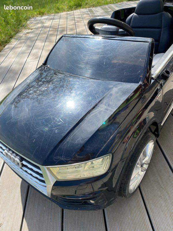 Audi Q7 électrique pour enfant (image 1)