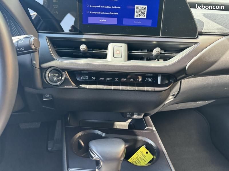 Lexus UX 250h F SPORT Design 2WD (image 11)