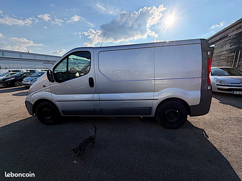 Opel VIVARO FG F2700 L1H1 2.0 CDTI 90 PACK CLIM PLUS (image 8)