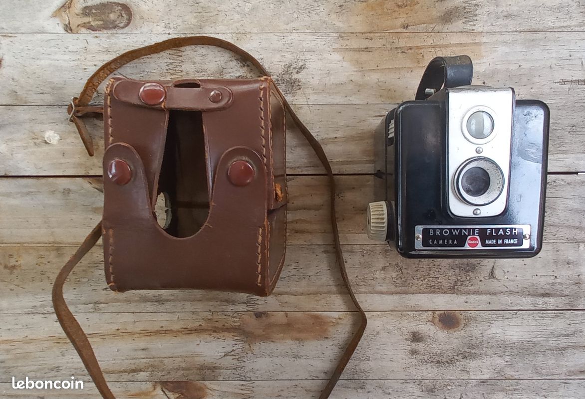 Appareil Photo Vintage KODAK Brownie Flash Avec Sacoche Cuir - Occasion