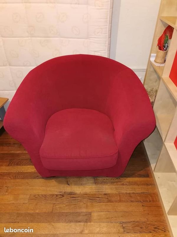 Fauteuil rouge (image 1)