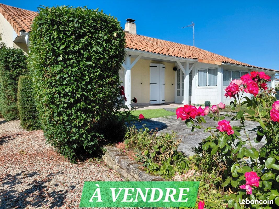 Maison 8 pièces 138 m² · à Fontaine-le-Comte · 138 m² · 330 000 €