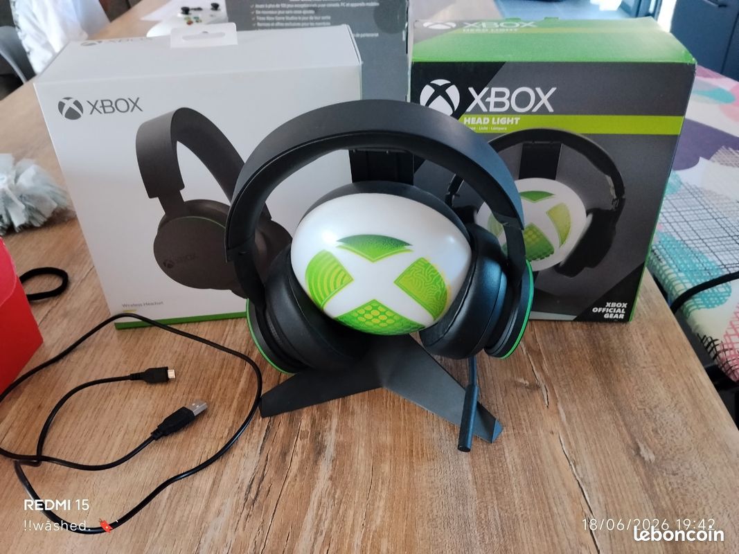 Lot d'un casque xbox gamer et un support pour casque xbox (image 3)