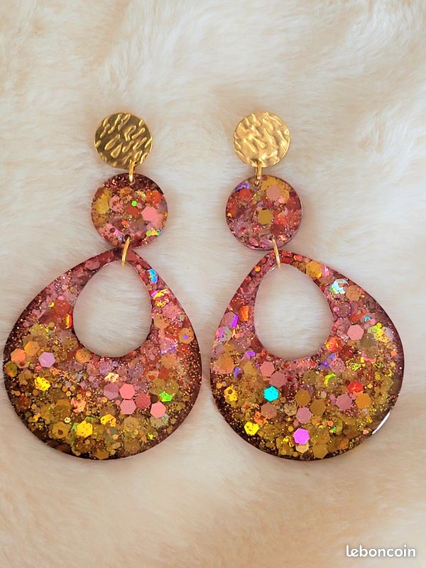 Boucles D'oreilles Princesses En Résine Et Strass Couleur Saumon - Garanti Sans Nickel - Neuf