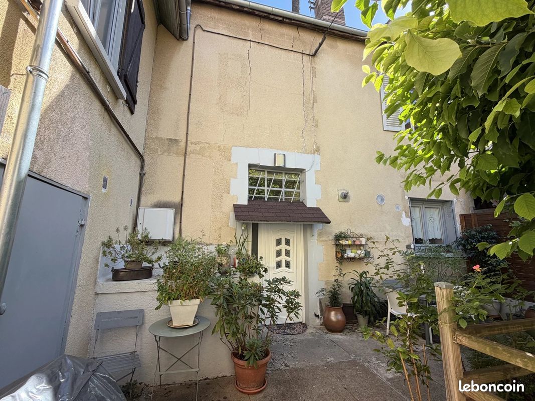 Appartement 5 pièces 99 m² · à Auxerre · 99 m² · 76 650 €