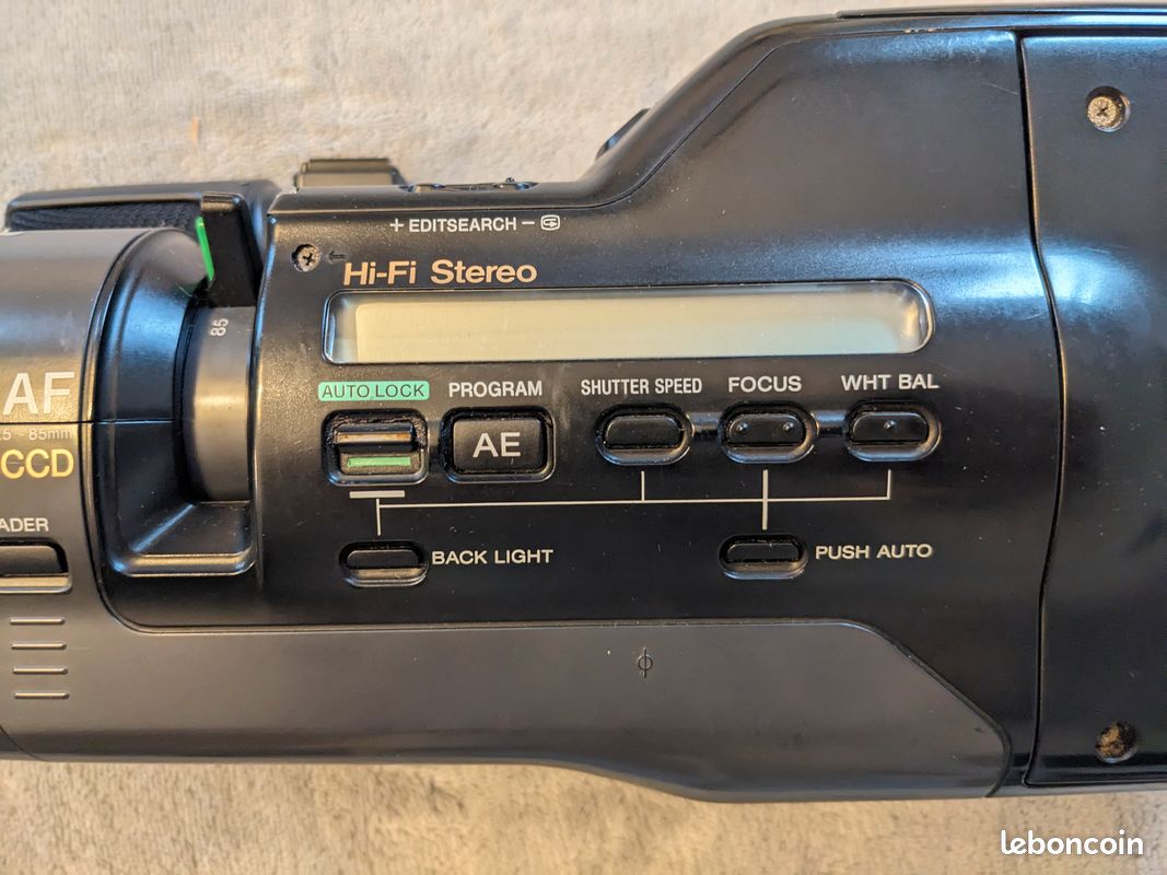 SONY CCD-TR55E VIDEO 8 CAMCORDER SONY CCD-TR55E VIDEO 8 CAMCORDER