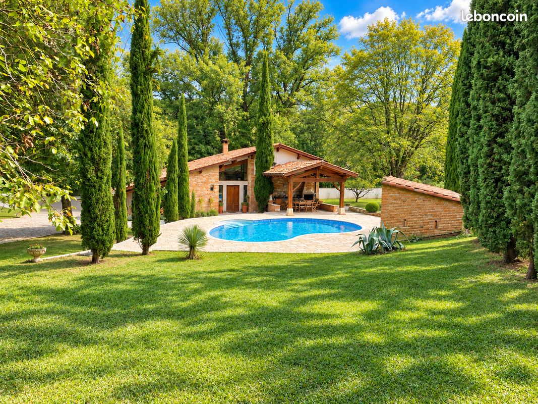 Maison 7 pièces 220 m² · à Moissac · 220 m² · 535 500 €